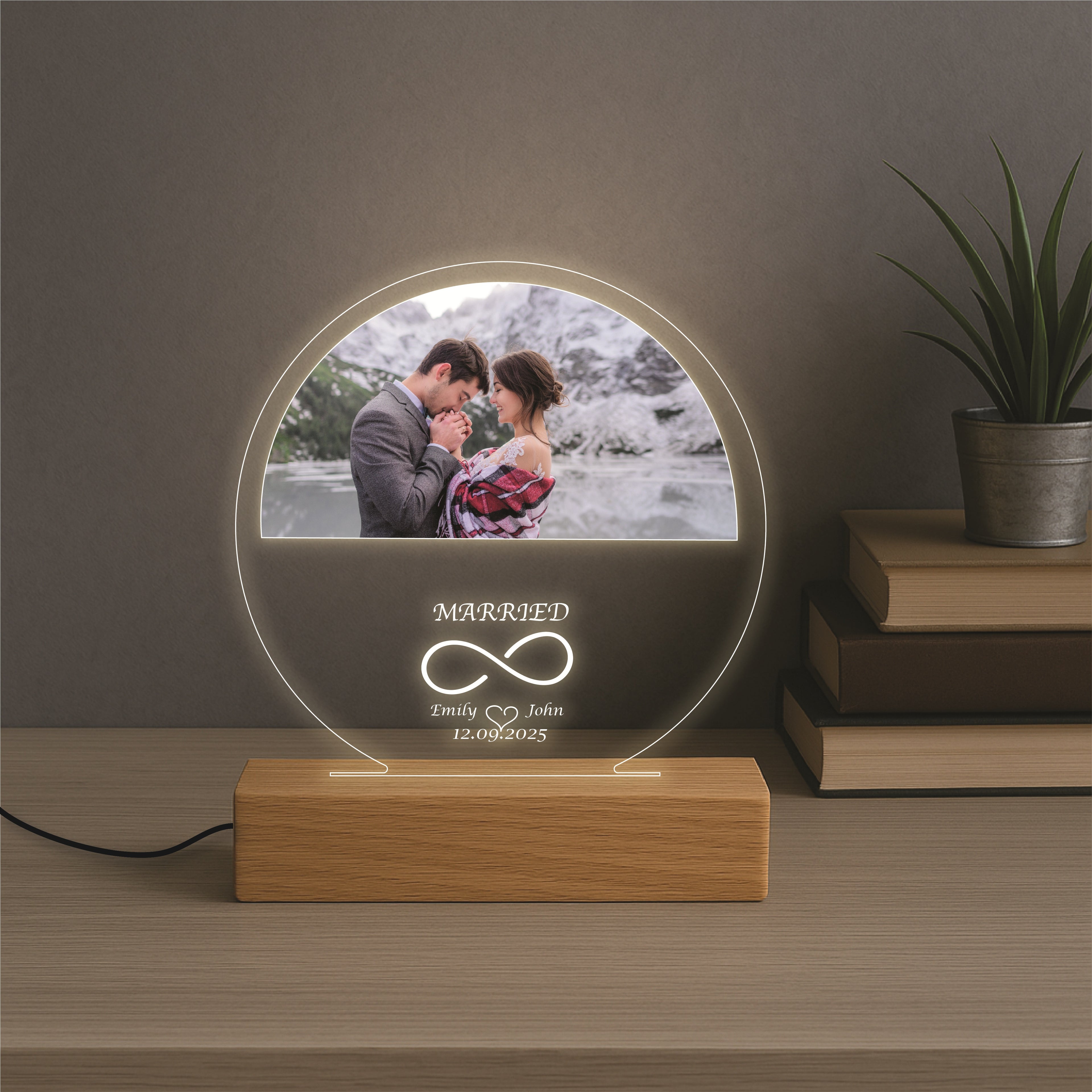 Circle Lamp with Semicircle Custom Pic