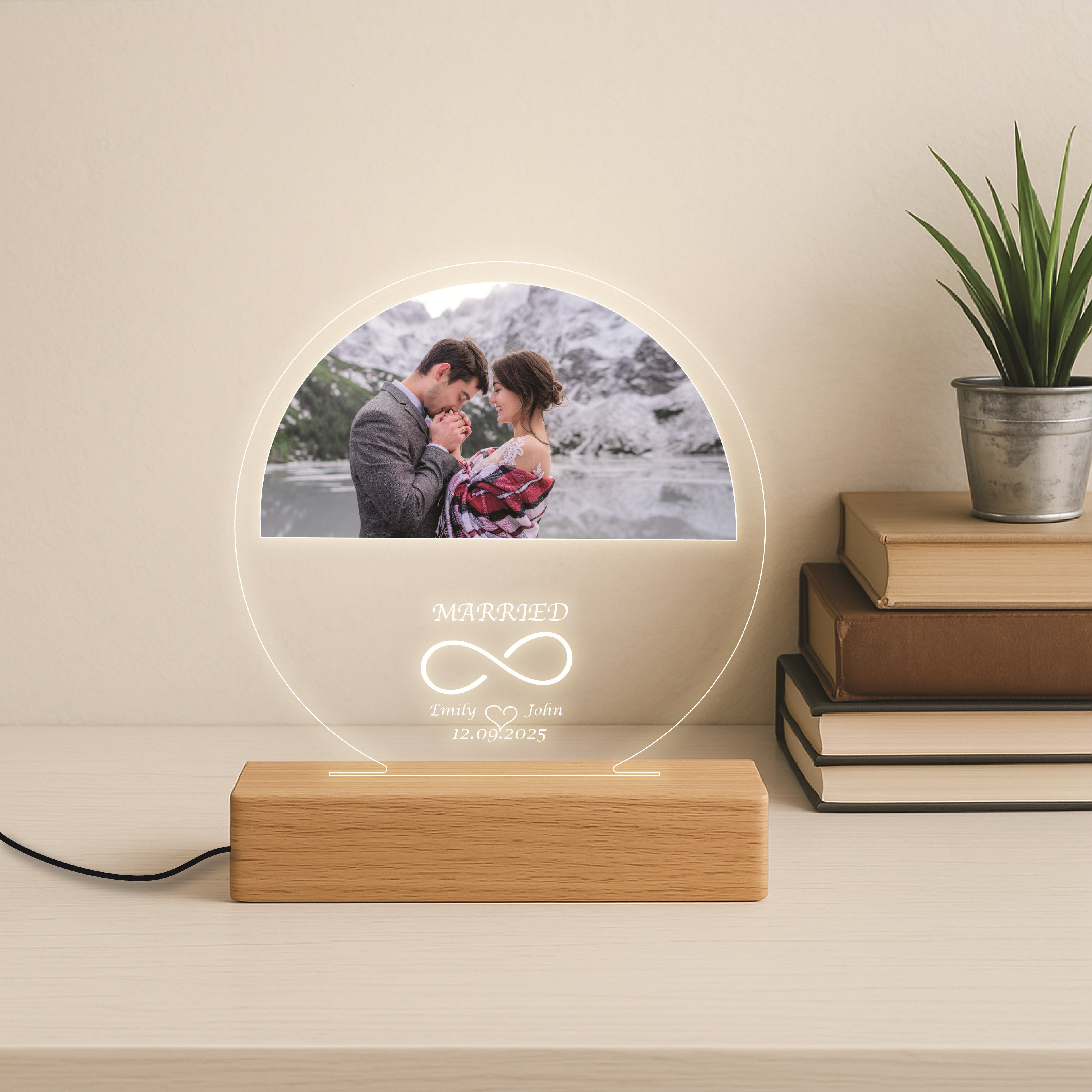 Circle Lamp with Semicircle Custom Pic